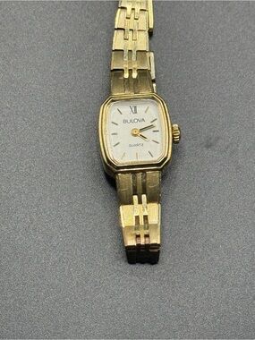 Vintage 1981 Bulova Dainty Gold Watch Roman Numeral Petite Cocktail Quartz P1